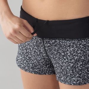 Lululemon Speed Short Daisy Dust Alpine Print